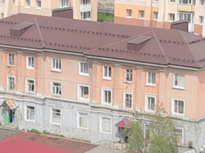Здание в историческом центре Петропавловска-Камчатского отремонтировали спустя рукава