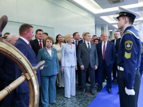 В ГосДуме открылась выставка  &laquo;Покорители льдов: транспортные пути в российской Арктике&raquo; 2