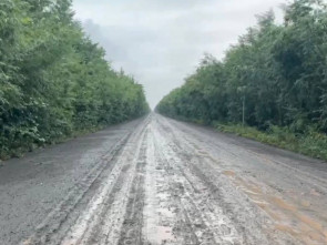 Дорога из Ключей в Усть-Камчатск опасна из-за пепла, глины и воды