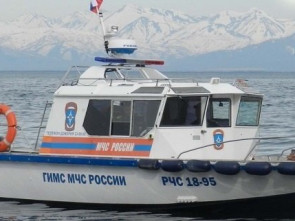 В поселке Палана на Камчатке разрешили спускать на воду лодки и катера