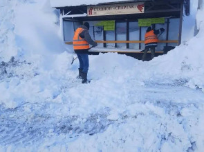В столице Камчатки устраняют последствия снежного циклона 6