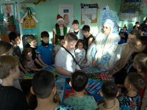 Волшебство к нам приходит: камчатские  депутаты запустили акцию «Чужих детей не бывает»