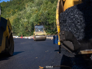 На федеральной трассе А-401 в камчатской столице укладывают асфальт 3