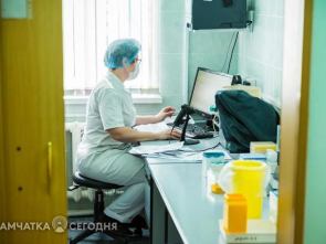 Терапевтов стало больше: Елизовская больница приняла трёх новых врачей